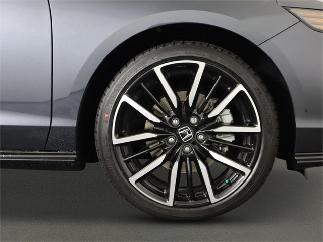 new 2025 Honda Accord Hybrid car, priced at $39,300