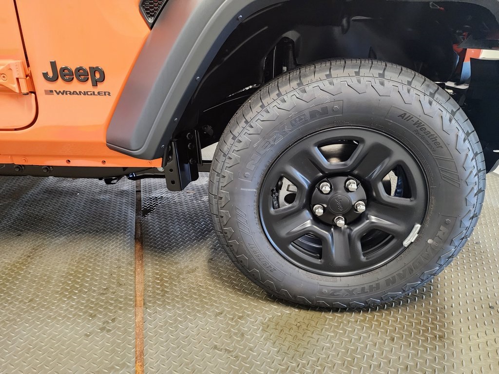 new 2025 Jeep Wrangler car, priced at $33,833