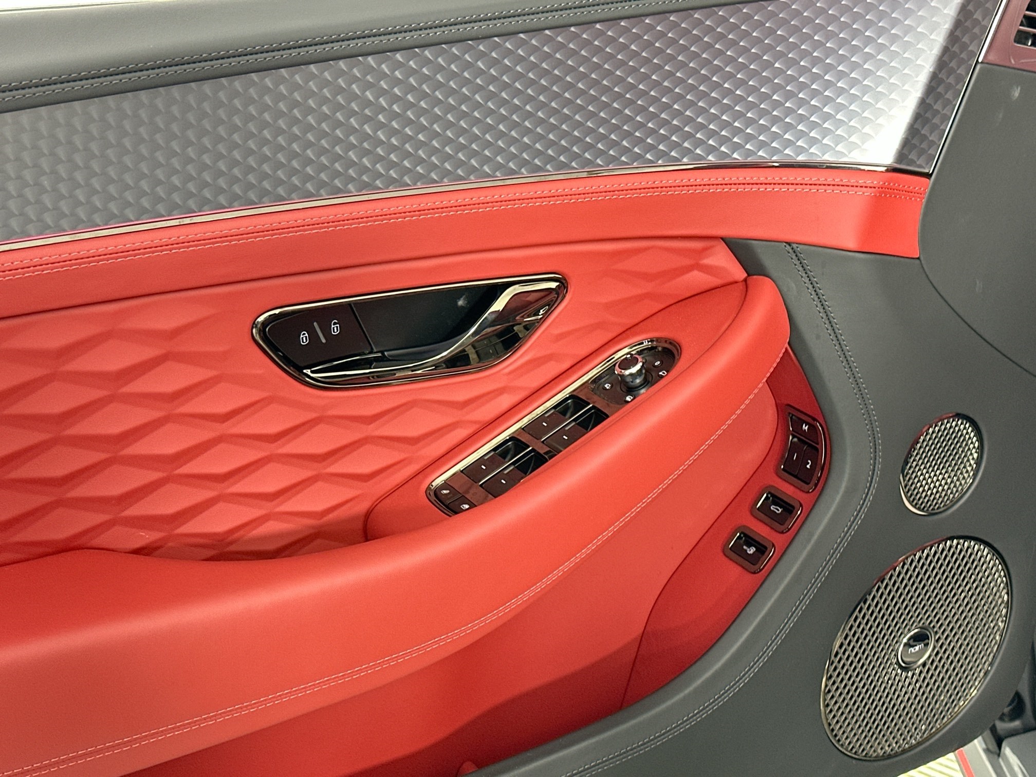 new 2025 Bentley Continental GTC car