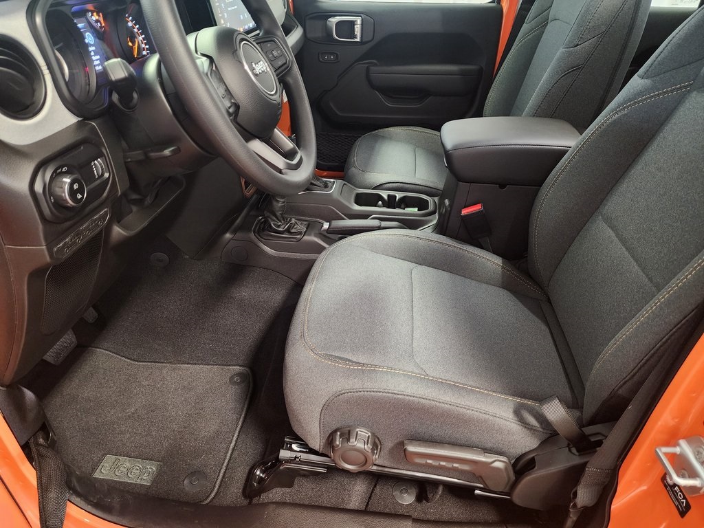 new 2025 Jeep Gladiator car, priced at $43,387