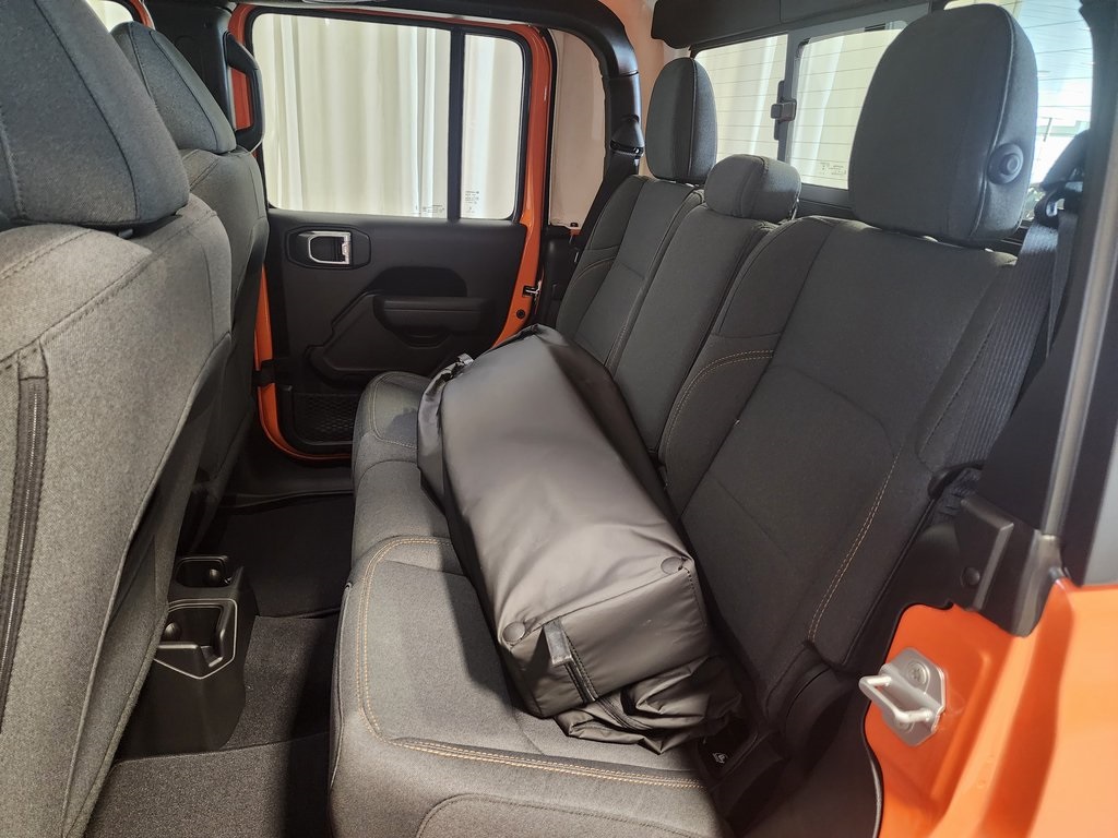 new 2025 Jeep Gladiator car, priced at $43,387
