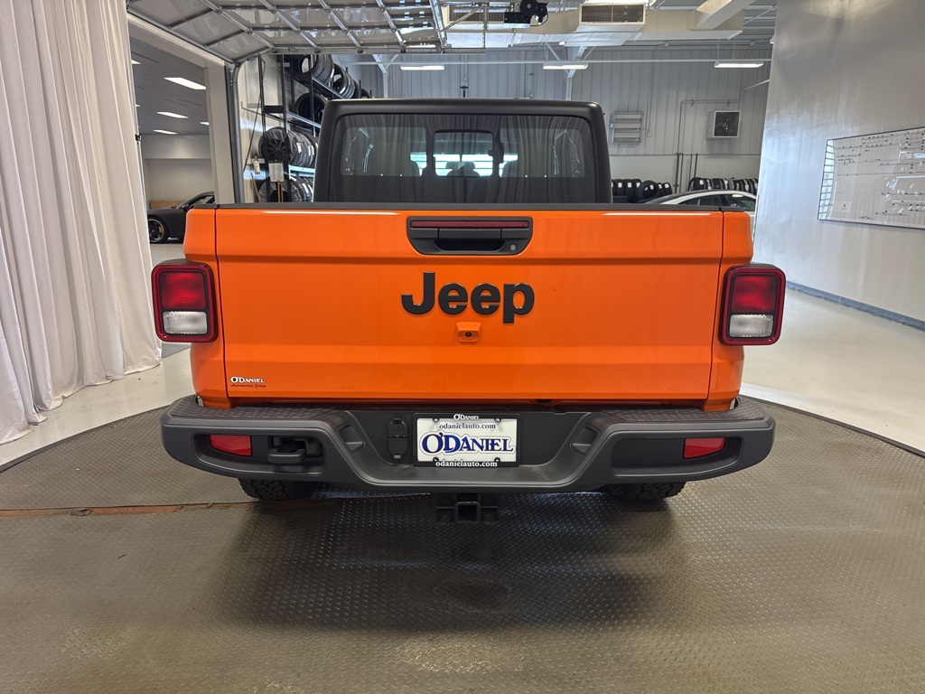 new 2025 Jeep Gladiator car, priced at $43,387