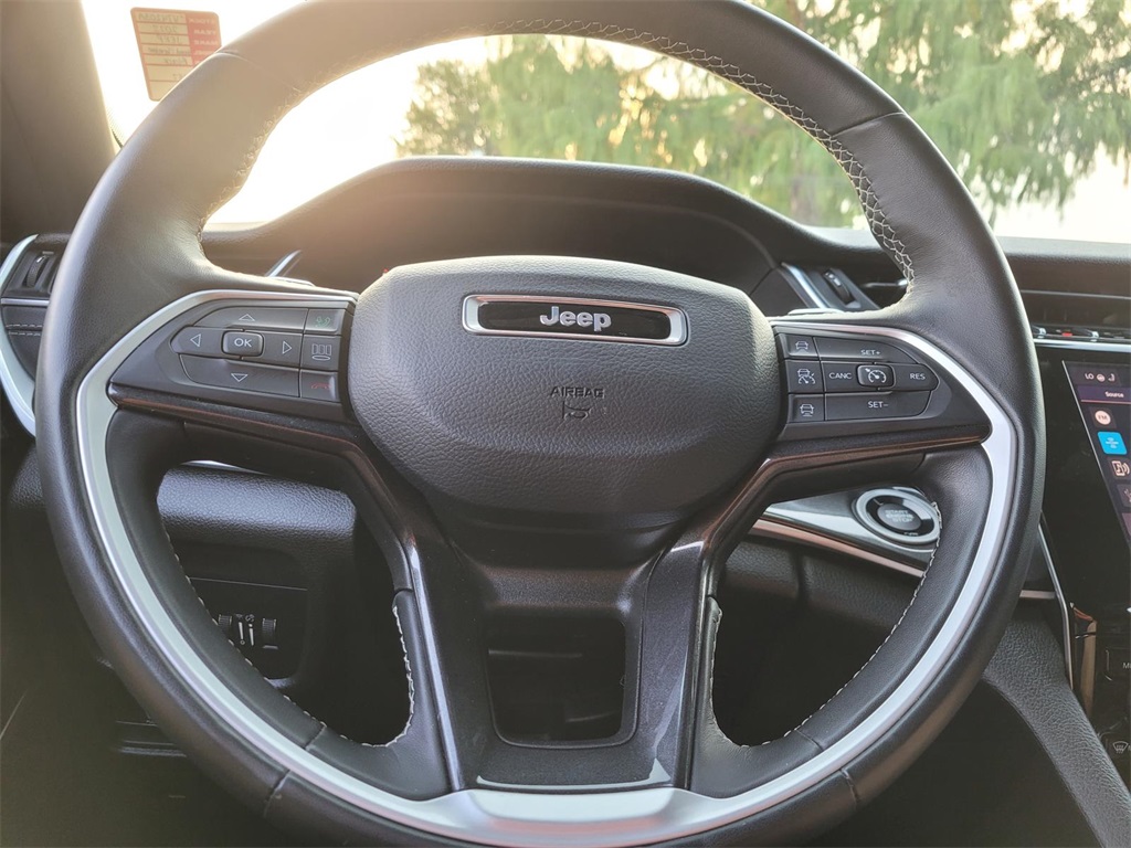 used 2022 Jeep Grand Cherokee car, priced at $28,950