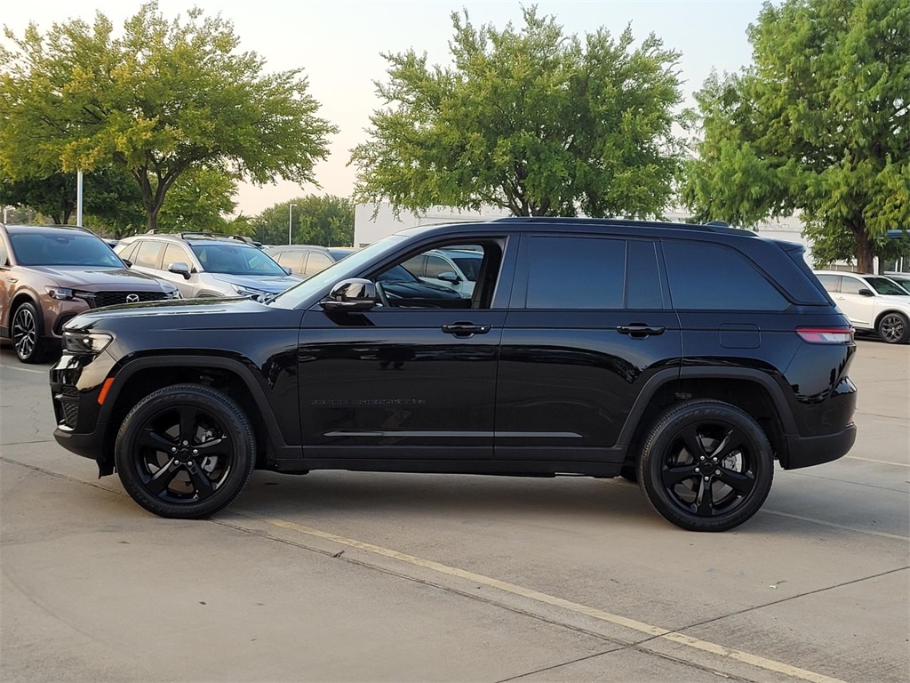used 2022 Jeep Grand Cherokee car, priced at $28,950