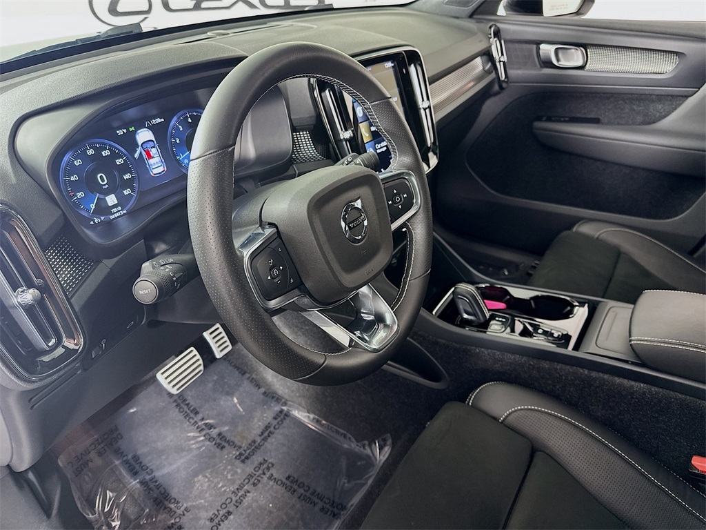 used 2021 Volvo XC40 car, priced at $22,990