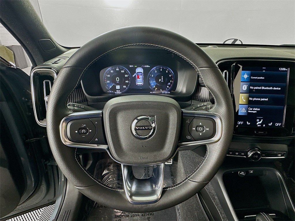 used 2021 Volvo XC40 car, priced at $22,990