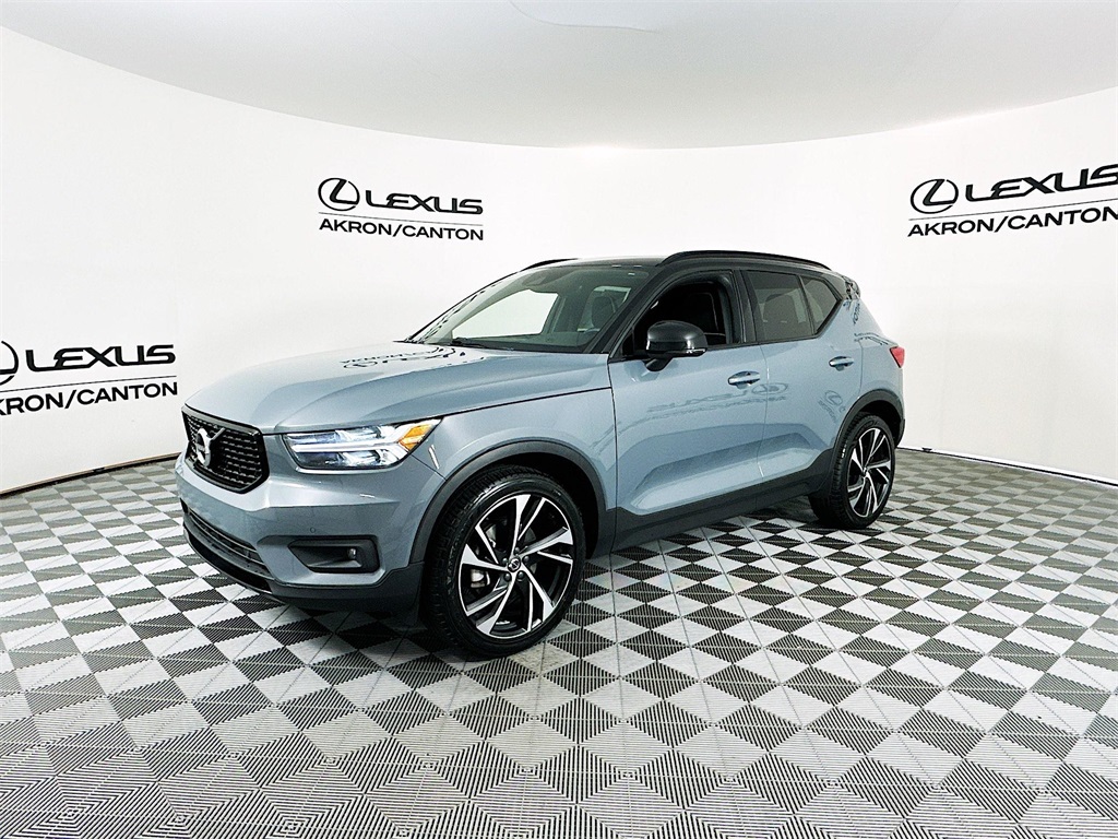 used 2021 Volvo XC40 car, priced at $22,990