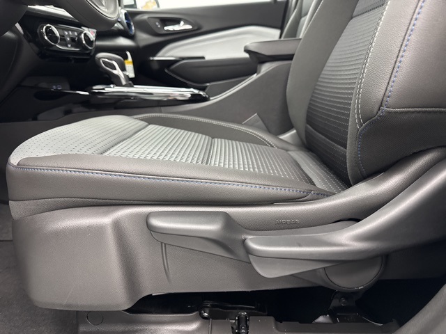new 2025 Chevrolet Trax car, priced at $24,990