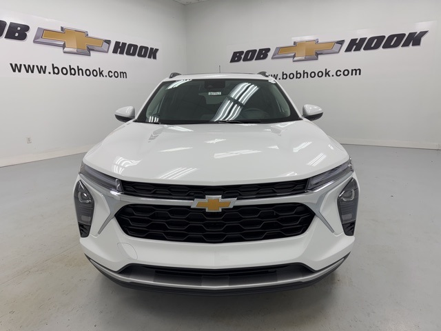 new 2025 Chevrolet Trax car, priced at $24,990