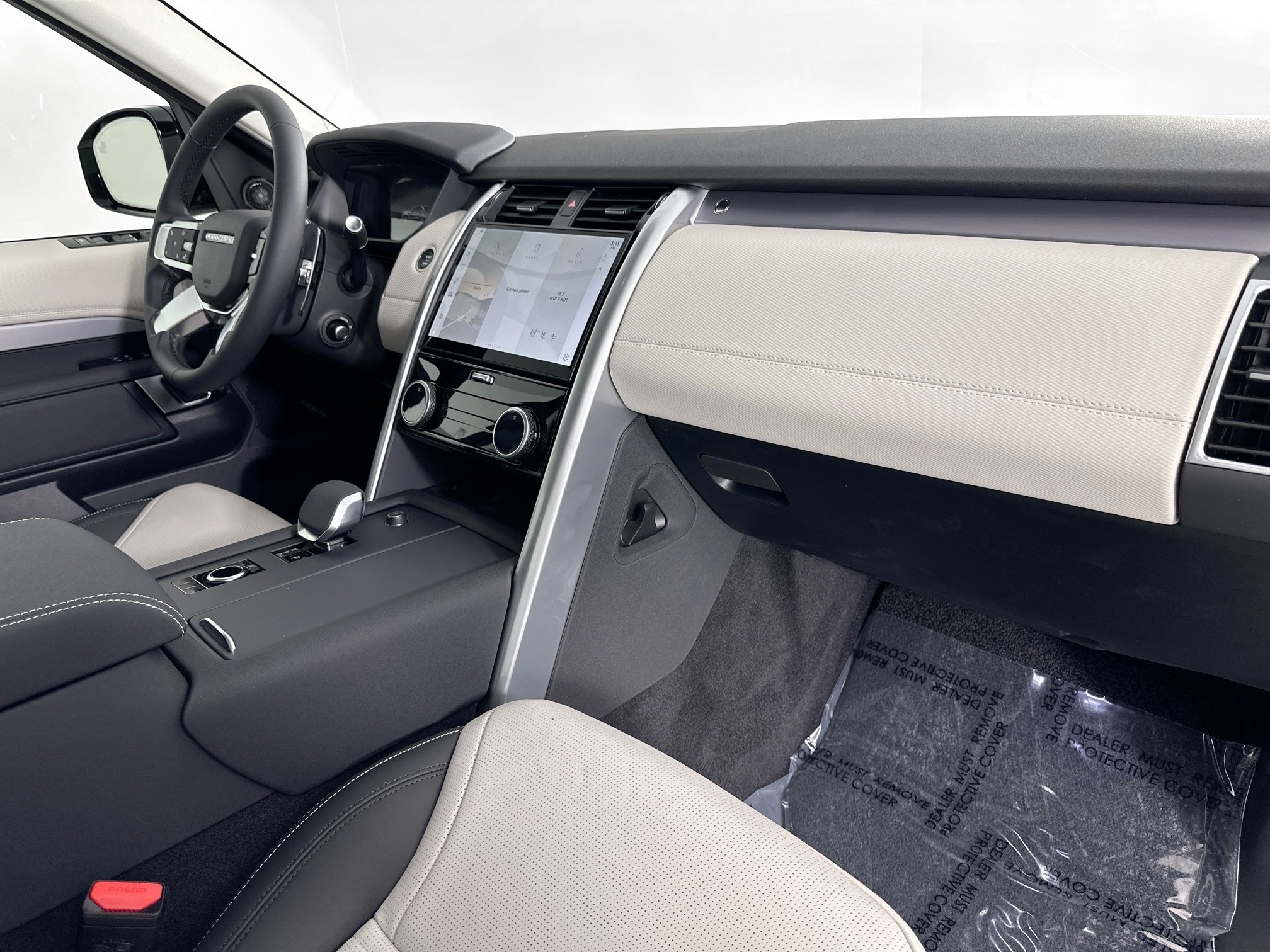 new 2025 Land Rover Discovery car, priced at $76,778