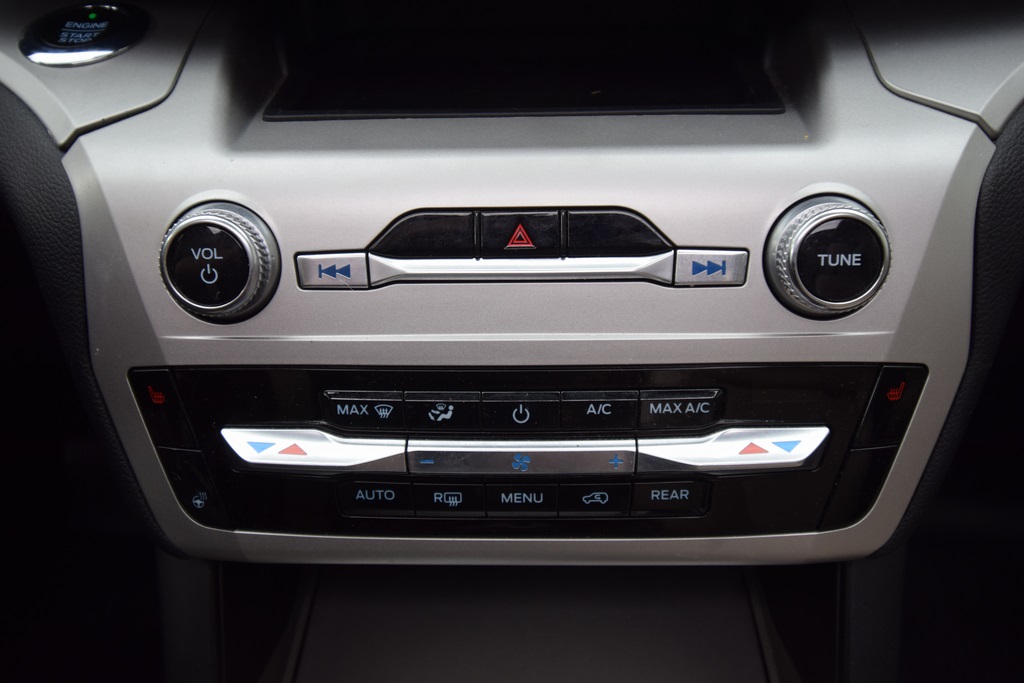 used 2021 Ford Explorer car, priced at $25,000