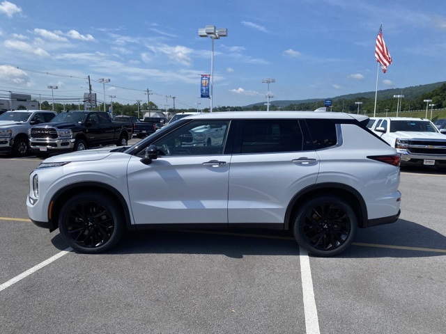 used 2023 Mitsubishi Outlander car, priced at $23,925