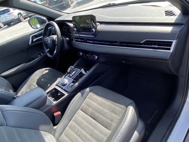 used 2023 Mitsubishi Outlander car, priced at $23,925