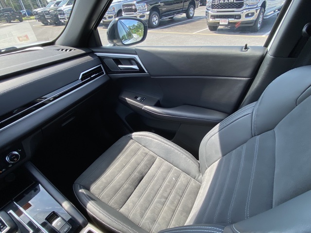 used 2023 Mitsubishi Outlander car, priced at $23,925