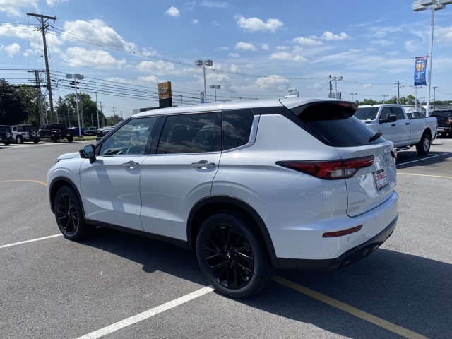 used 2023 Mitsubishi Outlander car, priced at $23,925