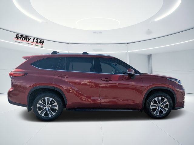 used 2020 Toyota Highlander car, priced at $29,854