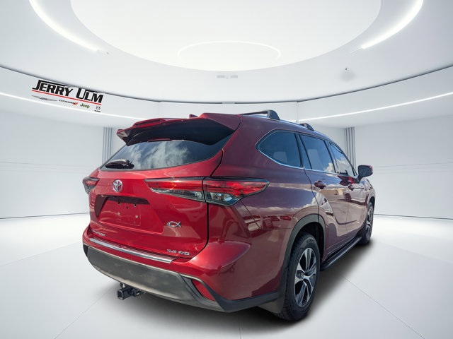 used 2020 Toyota Highlander car, priced at $29,854