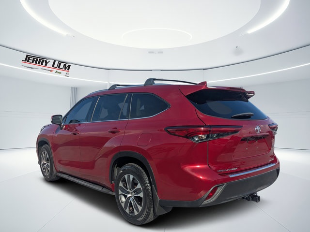 used 2020 Toyota Highlander car, priced at $29,854
