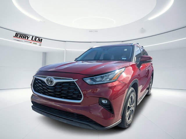 used 2020 Toyota Highlander car, priced at $29,854