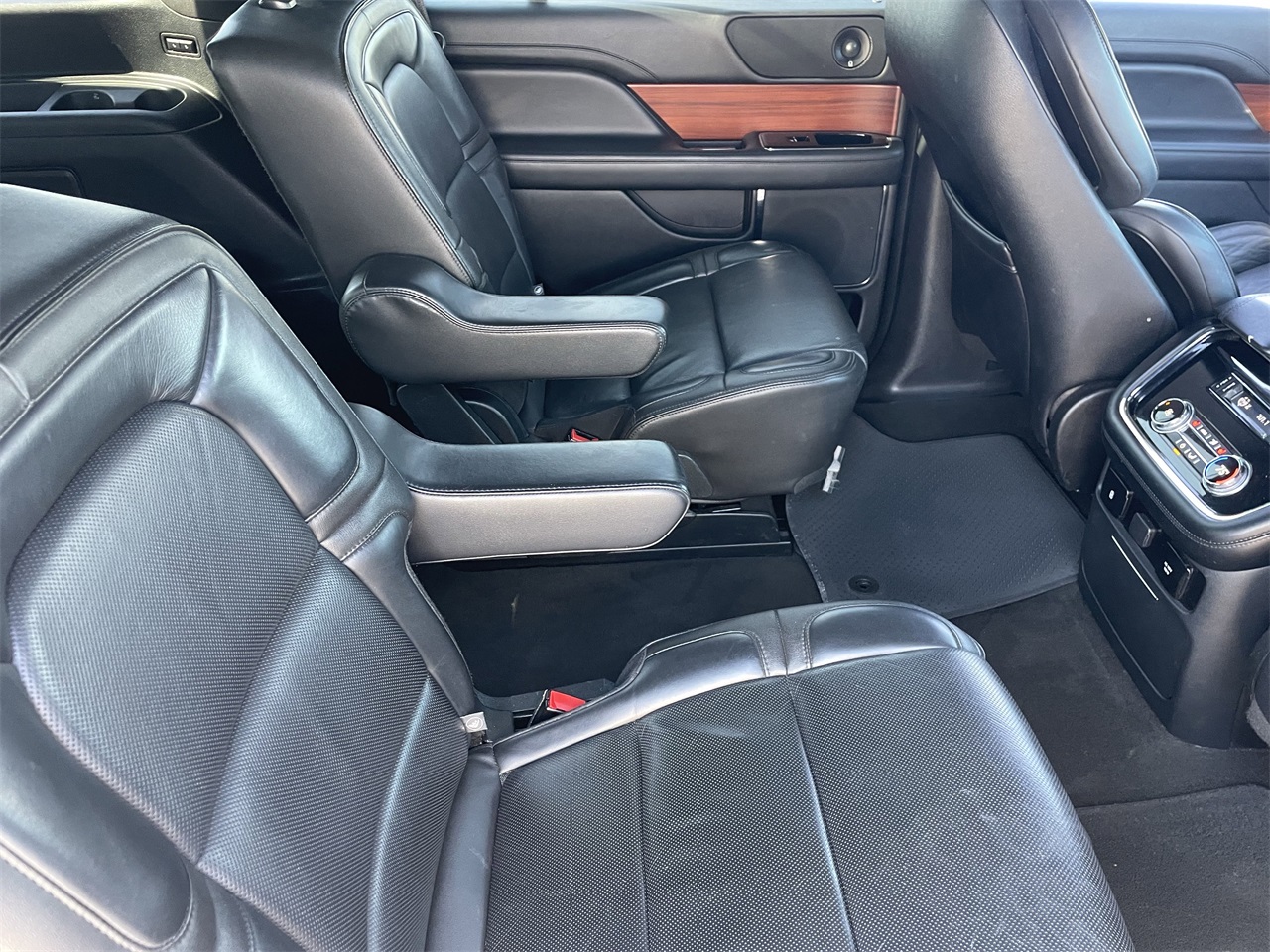 used 2018 Lincoln Navigator car, priced at $25,736