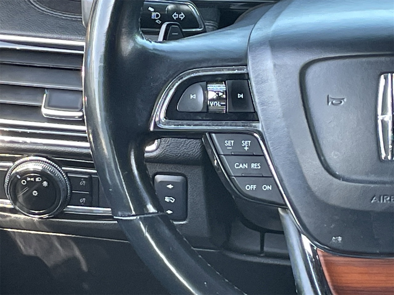 used 2018 Lincoln Navigator car, priced at $25,736