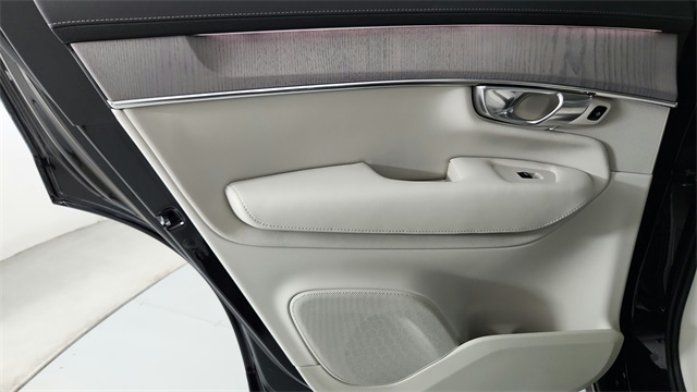 new 2026 Volvo XC90 Plug-In Hybrid car, priced at $85,195