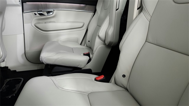 new 2026 Volvo XC90 Plug-In Hybrid car, priced at $85,195