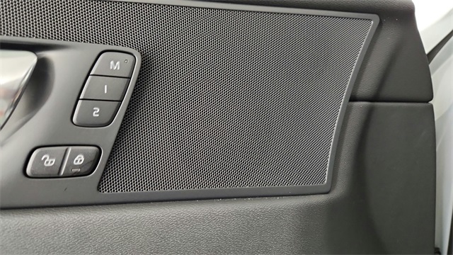 new 2026 Volvo XC60 Plug-In Hybrid car, priced at $69,285