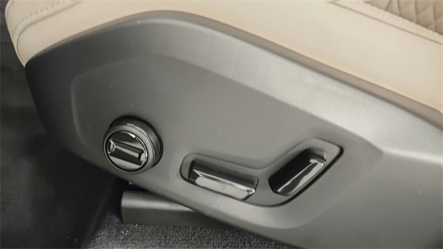 new 2026 Volvo XC60 Plug-In Hybrid car, priced at $69,285