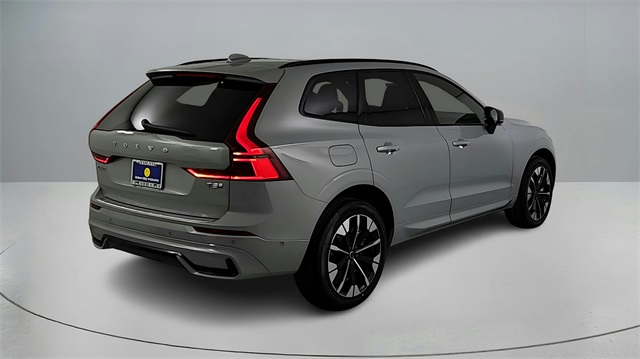 new 2026 Volvo XC60 Plug-In Hybrid car, priced at $69,285