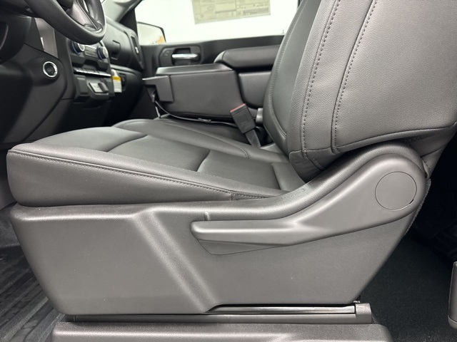 new 2026 Chevrolet Silverado 1500 car, priced at $43,032