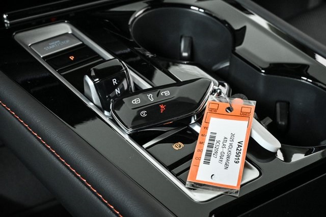 new 2025 Volkswagen Atlas car, priced at $49,987