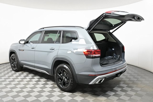 new 2025 Volkswagen Atlas car, priced at $49,987
