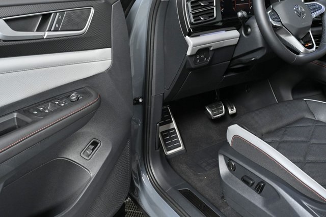 new 2025 Volkswagen Atlas car, priced at $49,987