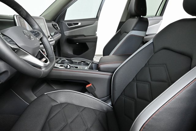 new 2025 Volkswagen Atlas car, priced at $49,987