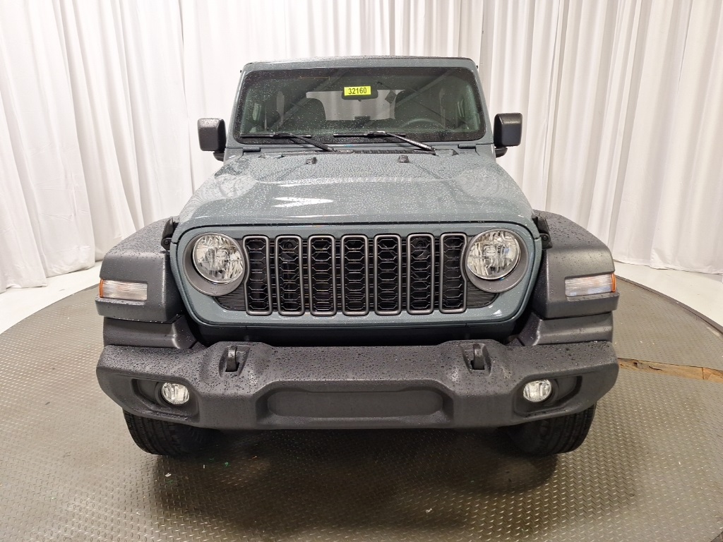 new 2025 Jeep Wrangler car, priced at $36,675