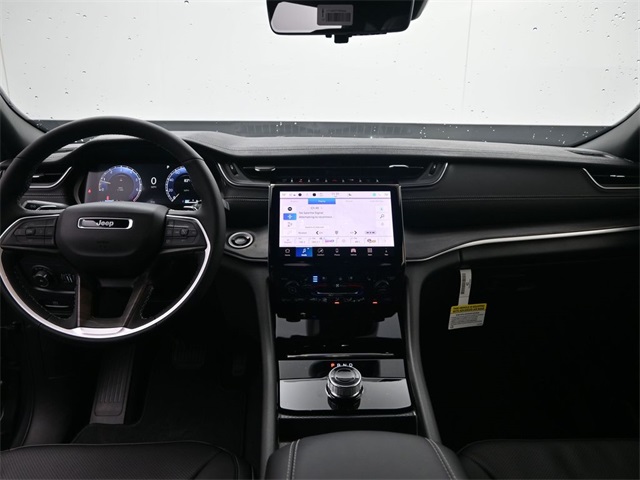 new 2025 Jeep Grand Cherokee car, priced at $43,337