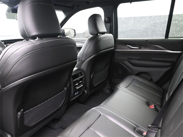 new 2025 Jeep Grand Cherokee car, priced at $43,337