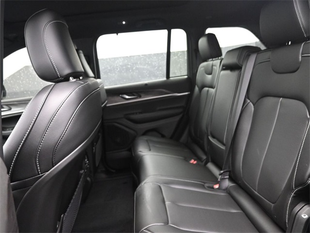 new 2025 Jeep Grand Cherokee car, priced at $43,337