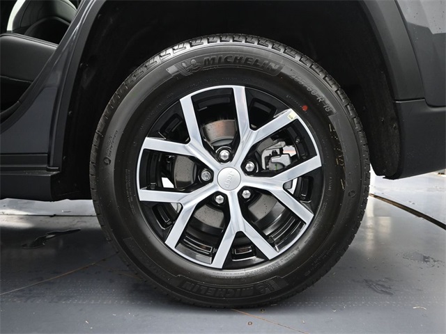 new 2025 Jeep Grand Cherokee car, priced at $43,337