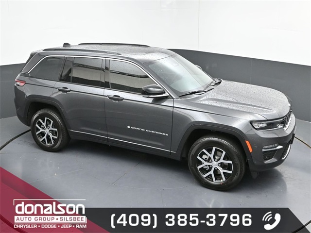 new 2025 Jeep Grand Cherokee car, priced at $43,337