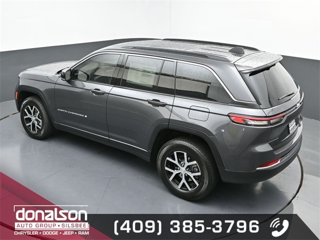 new 2025 Jeep Grand Cherokee car, priced at $43,337