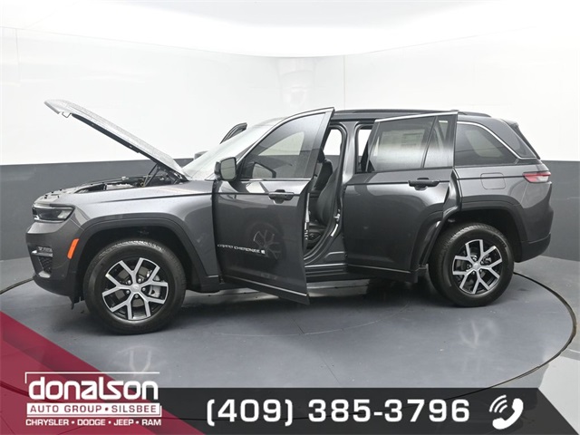 new 2025 Jeep Grand Cherokee car, priced at $43,337
