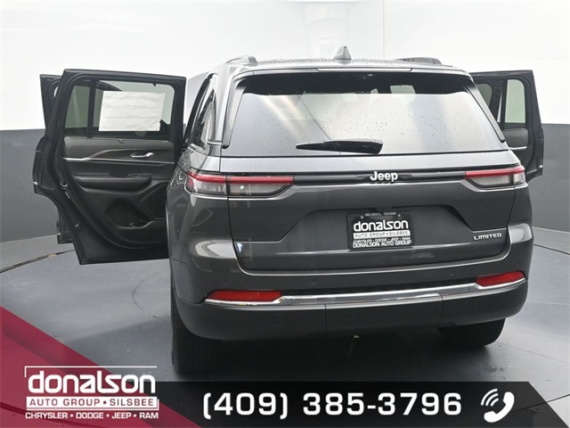 new 2025 Jeep Grand Cherokee car, priced at $43,337