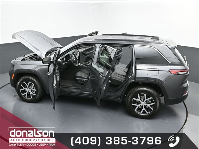 new 2025 Jeep Grand Cherokee car, priced at $43,337