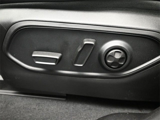 new 2025 Jeep Grand Cherokee car, priced at $43,337