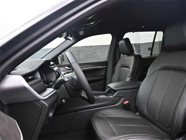 new 2025 Jeep Grand Cherokee car, priced at $43,337