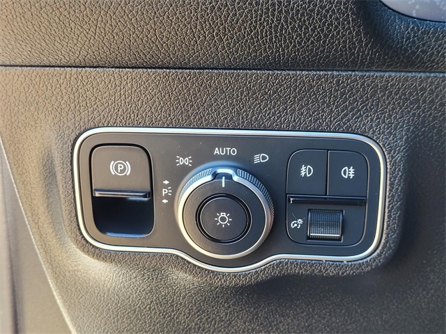 used 2025 Mercedes-Benz GLB car, priced at $40,924