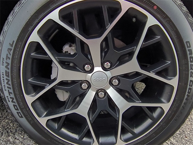 used 2024 Jeep Grand Cherokee car, priced at $48,911