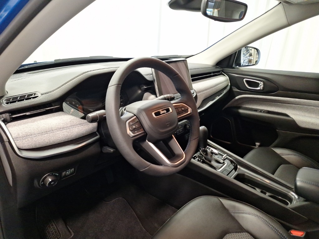 used 2022 Jeep Compass car, priced at $22,055